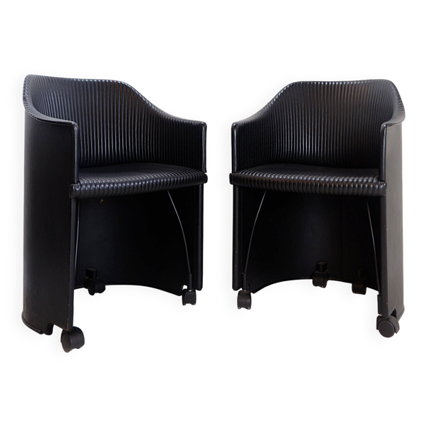 Paire de fauteuils Artona en cuir noir par Afra et Tobia Scarpa pour Maxalto