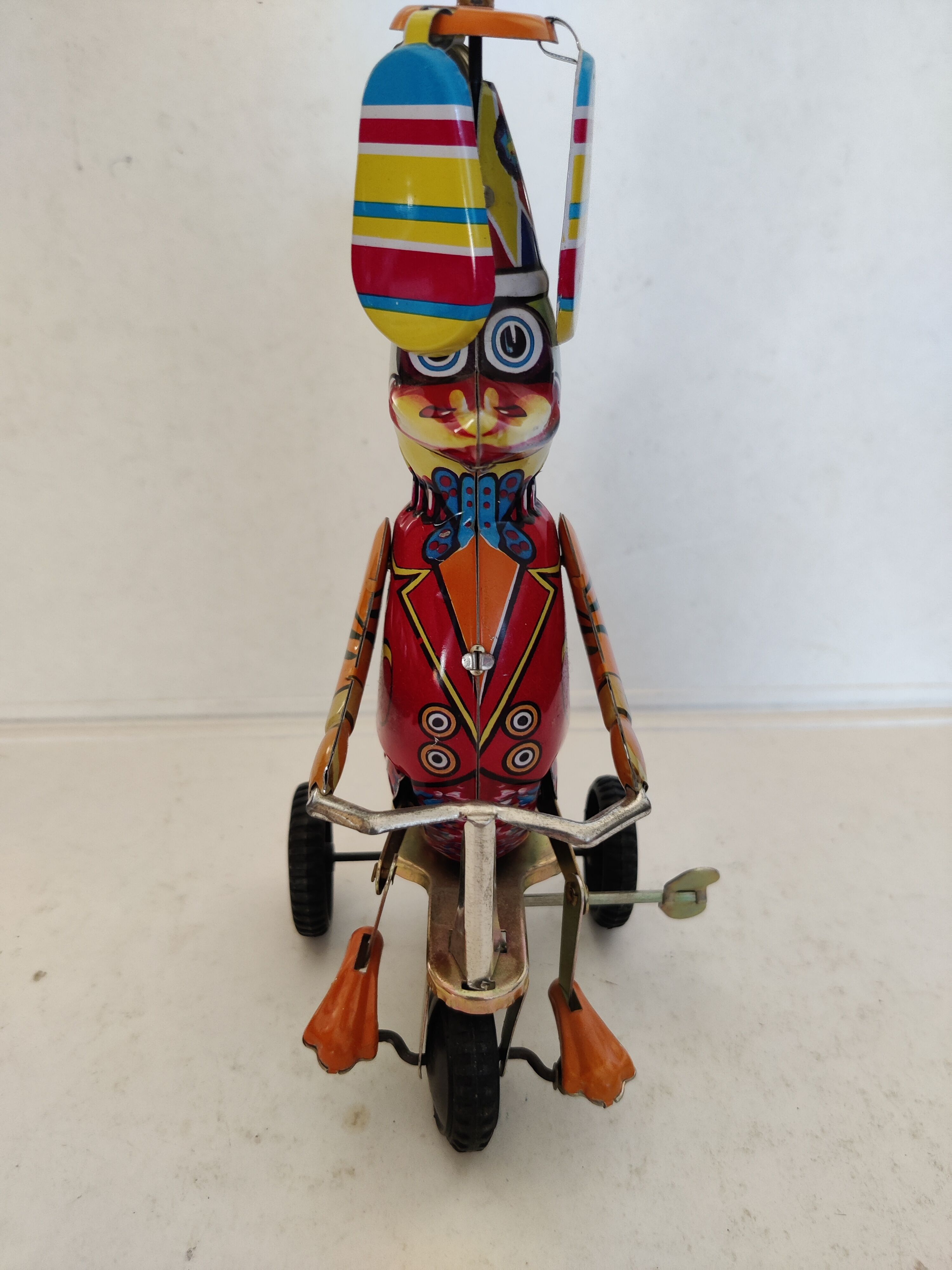 Duck mechanical toy with tinplate metal key