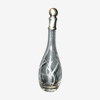 Carafe en cristal taillé - forme élancée moderniste avec col et bouchon en métal argenté