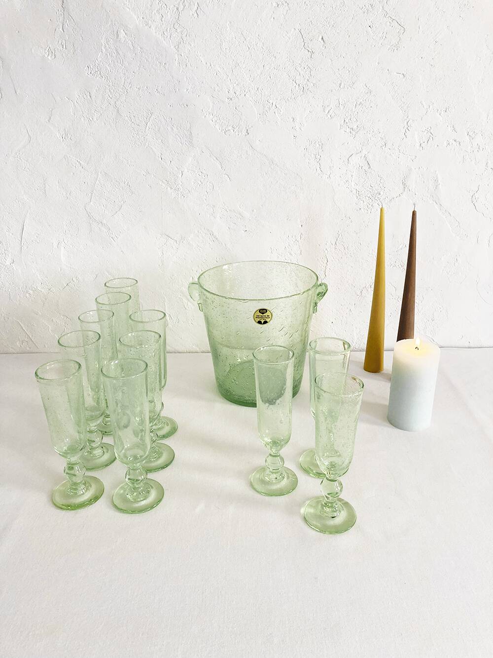 Champagne service in bubble glass from Montauroux