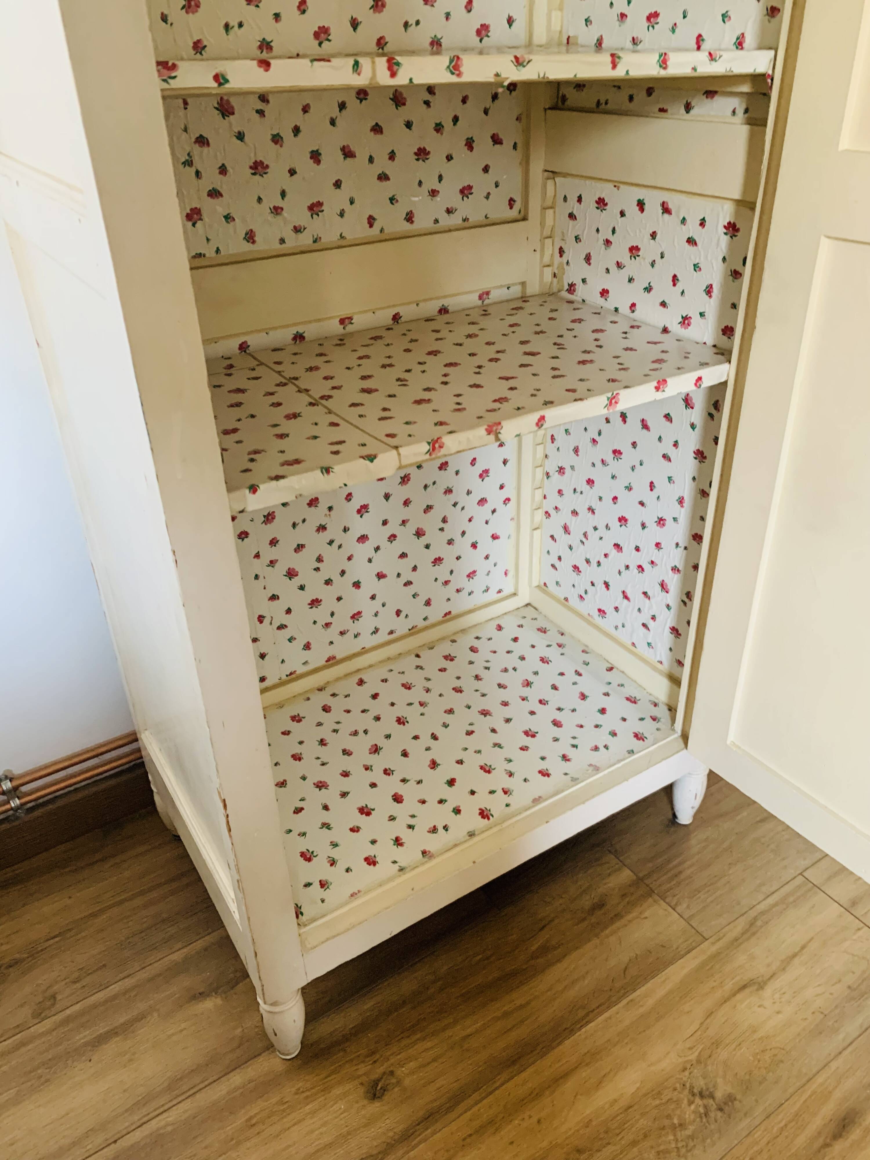 1-door wardrobe with cornice