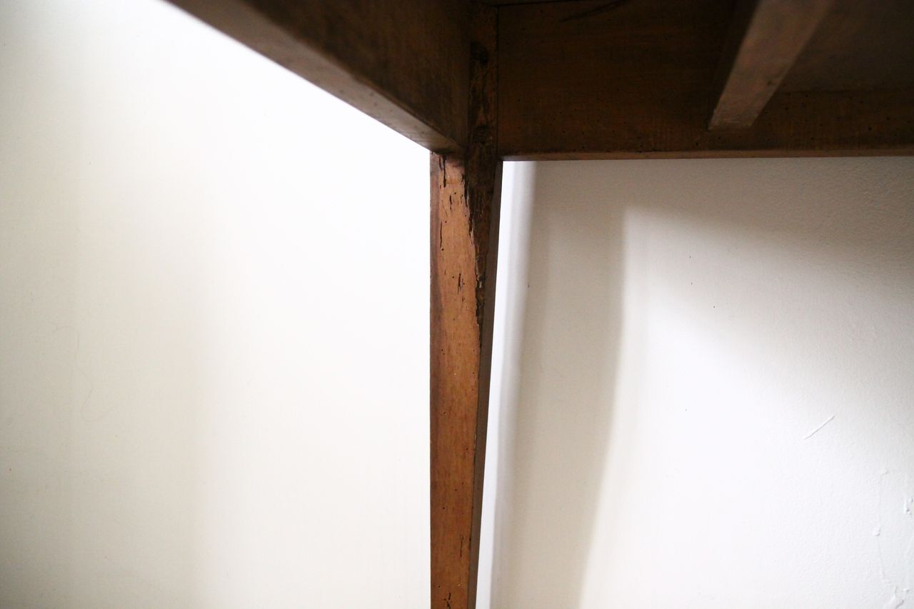 Table en bois patinée