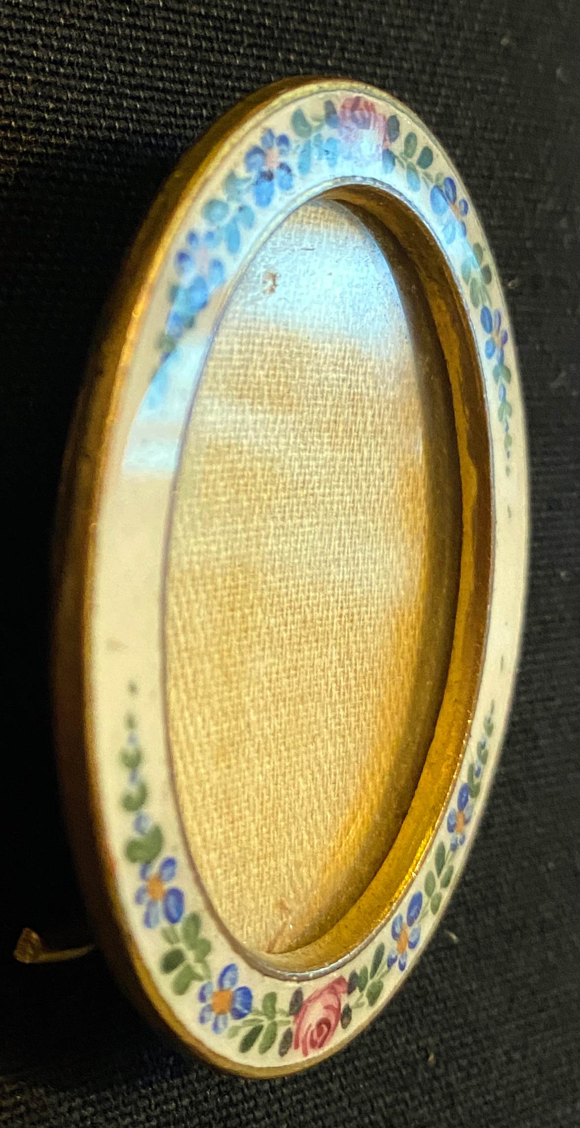 Enamel frame painted rose patterns for family portrait
