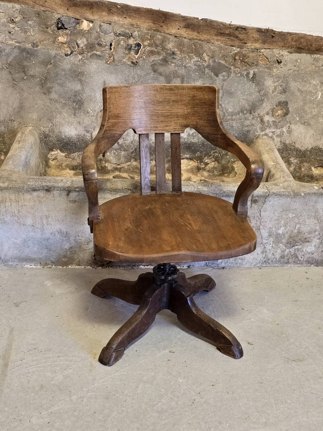 English American office armchair circa 1900 in oak