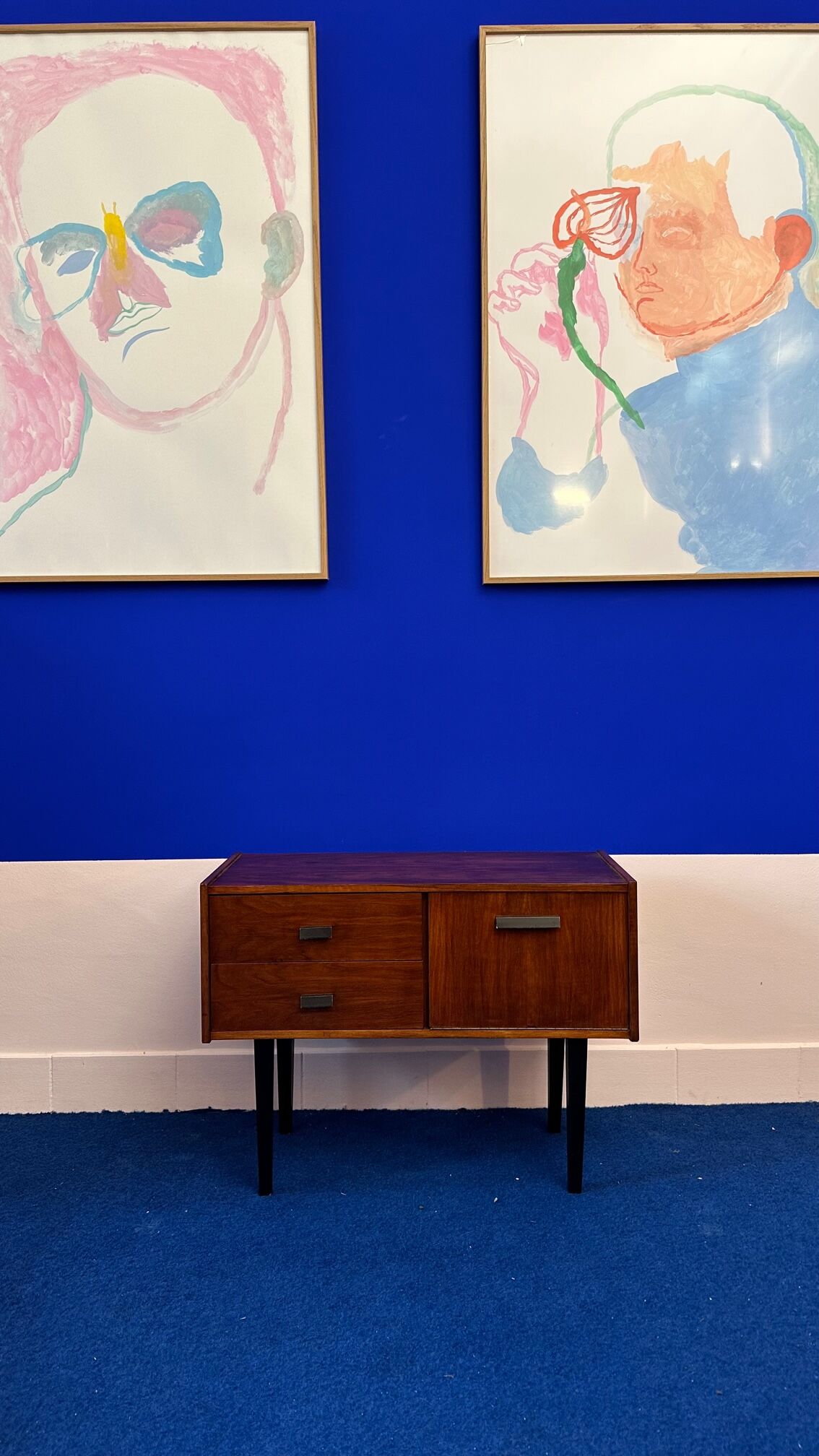 Mini enfilade of the years feet compass of the 60s