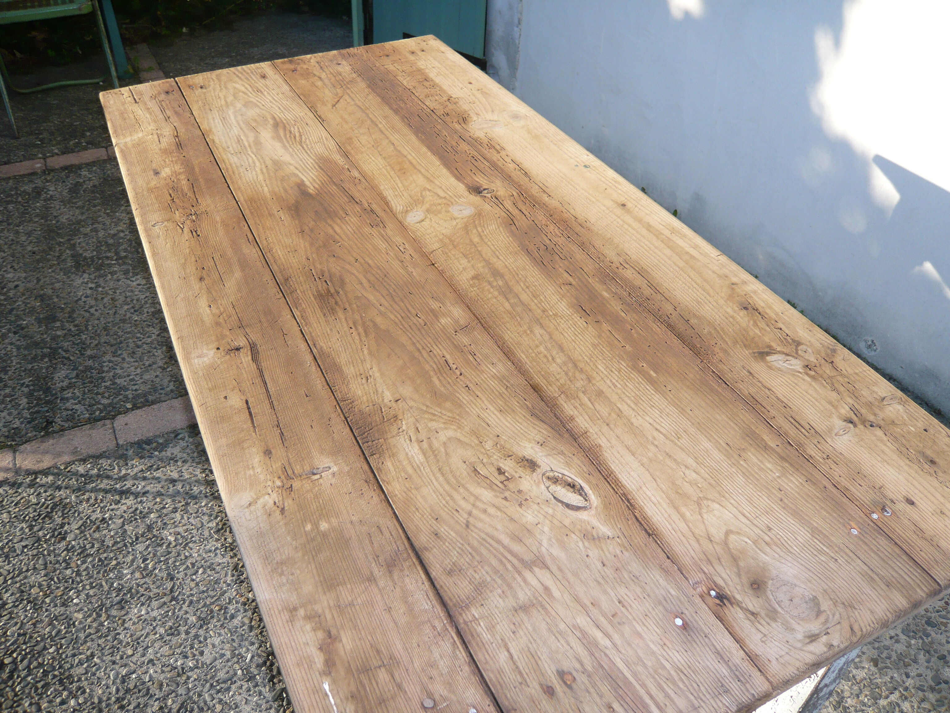 Farm table