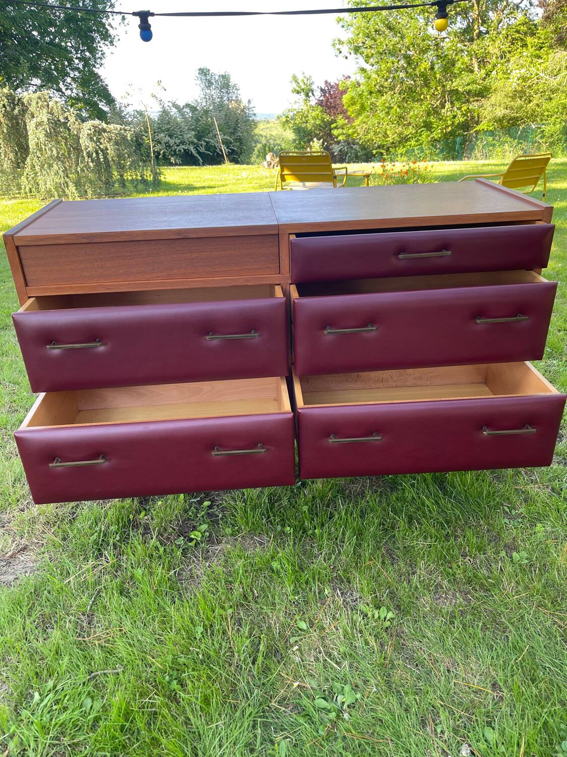 Commode coiffeuse modèle "ingrid" produit par Mondial literie.