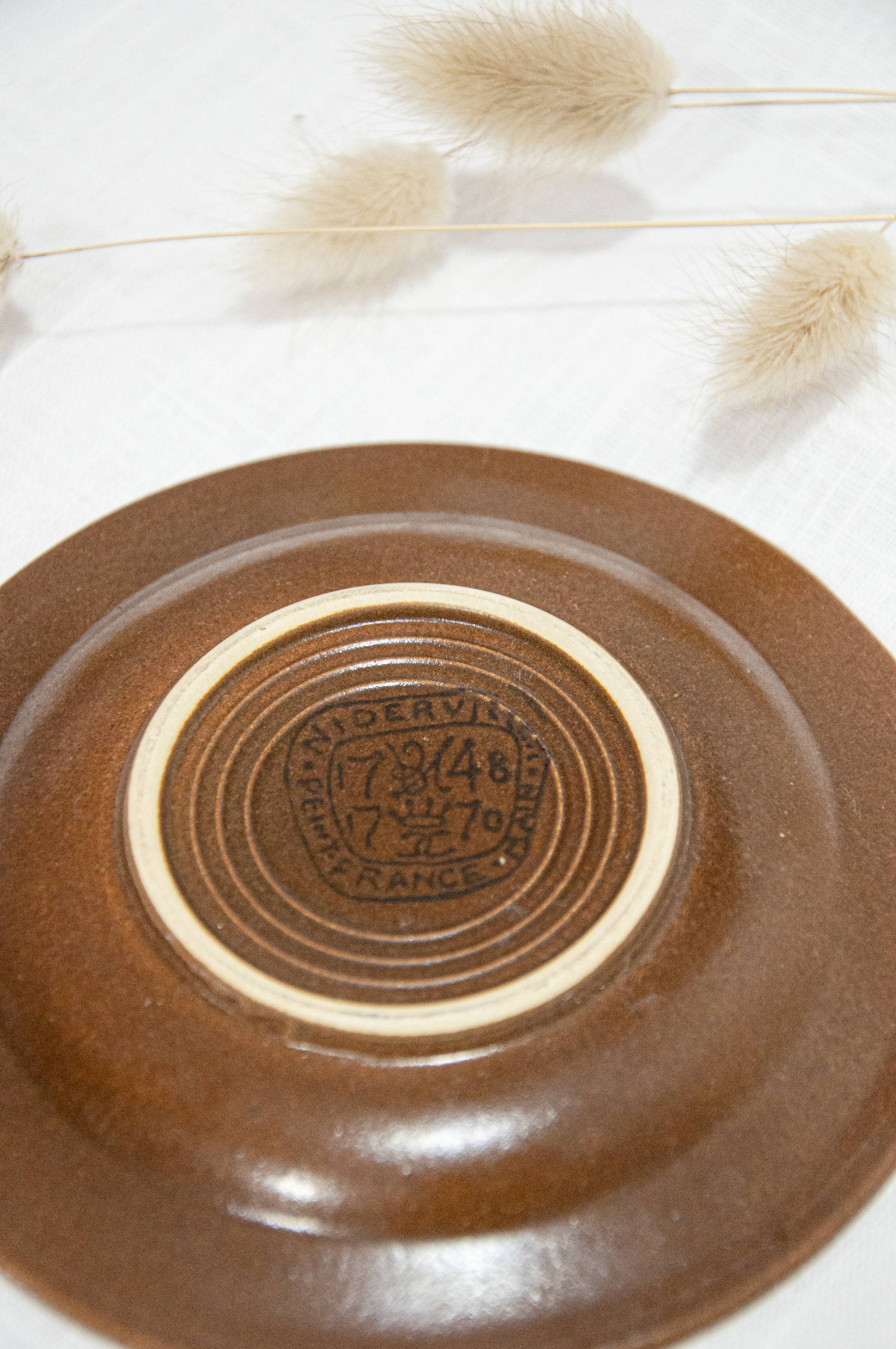 Niderviller sandstone cups