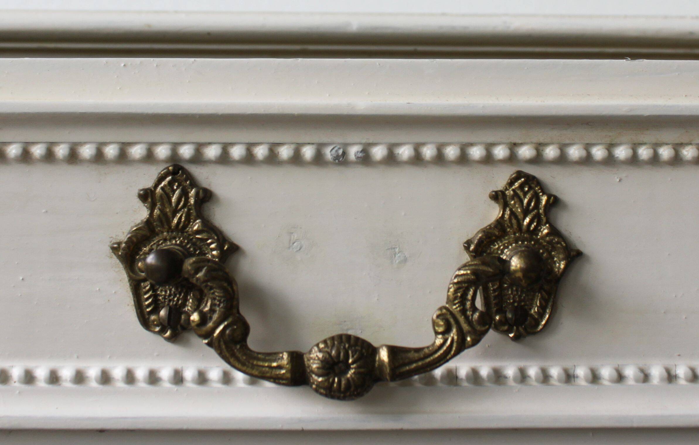 Two-legged wall console in Louis XVI style, painted wood.