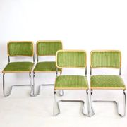 Série de quatre chaises B32
