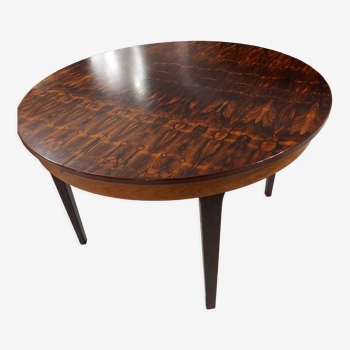 Scandinavian extendable rosewood table from the 1970s