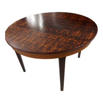 Scandinavian extendable rosewood table from the 1970s