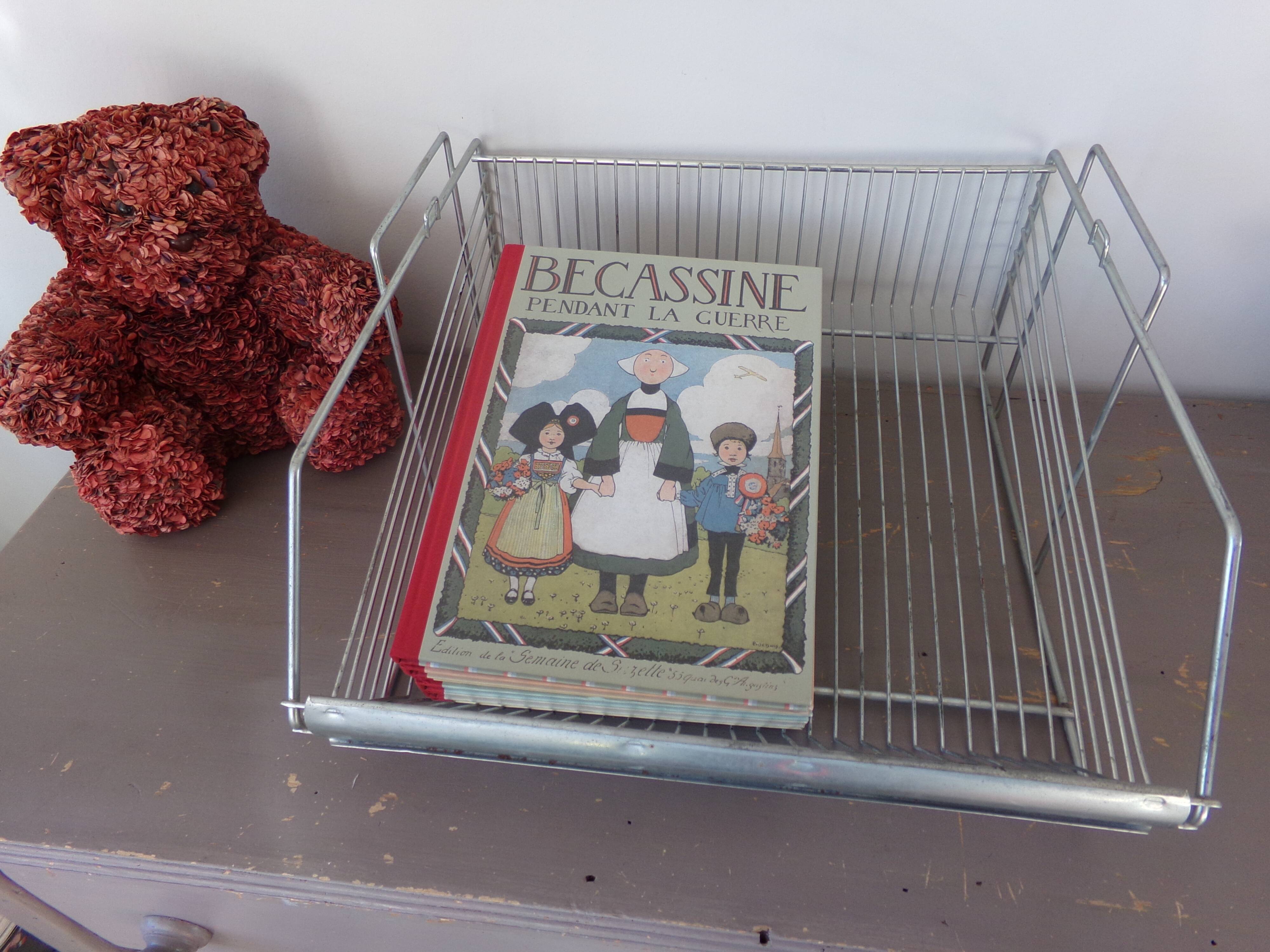 Metal storage locker