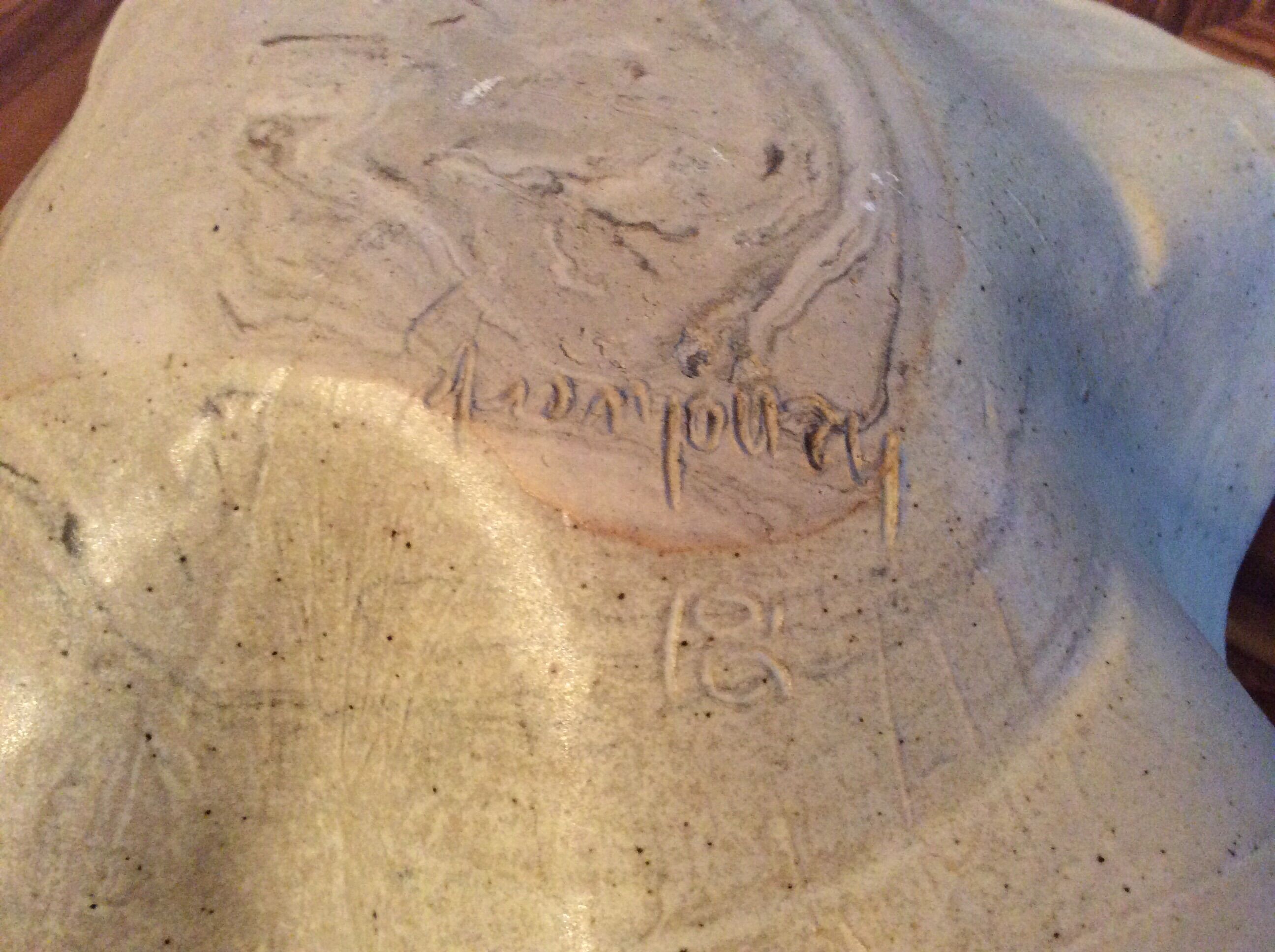 Pretty empty pocket vintage ceramic handkerchief style