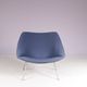 Fauteuil à huître pour femme des années 1950 sur base en chrome mat avec rembourrage bleu par