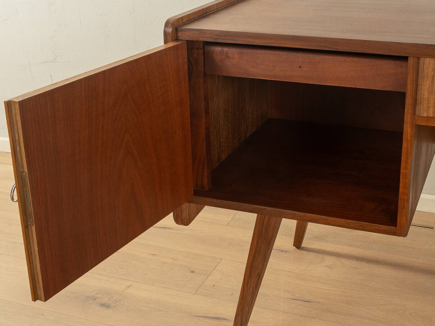 Bureau des années 1950