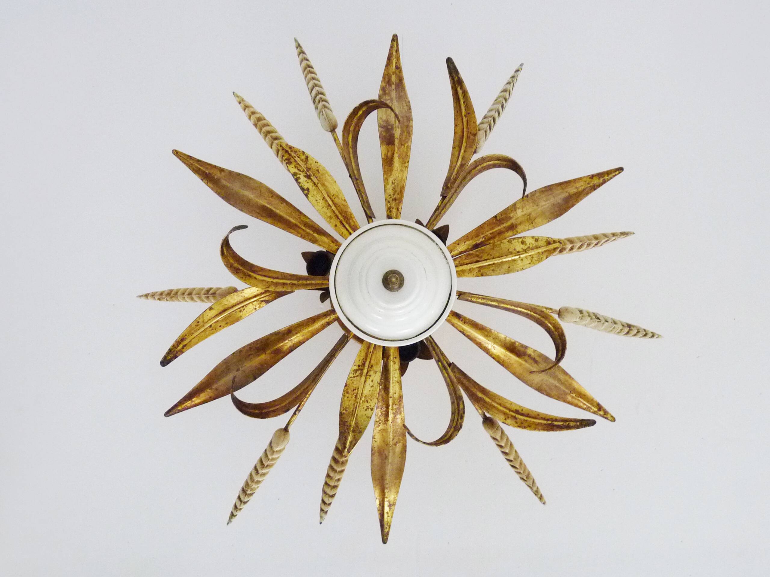Plafonnier vintage en métal doré plafonnier épis de blé, luminaire ancien lustre à 3 feux. Années 60