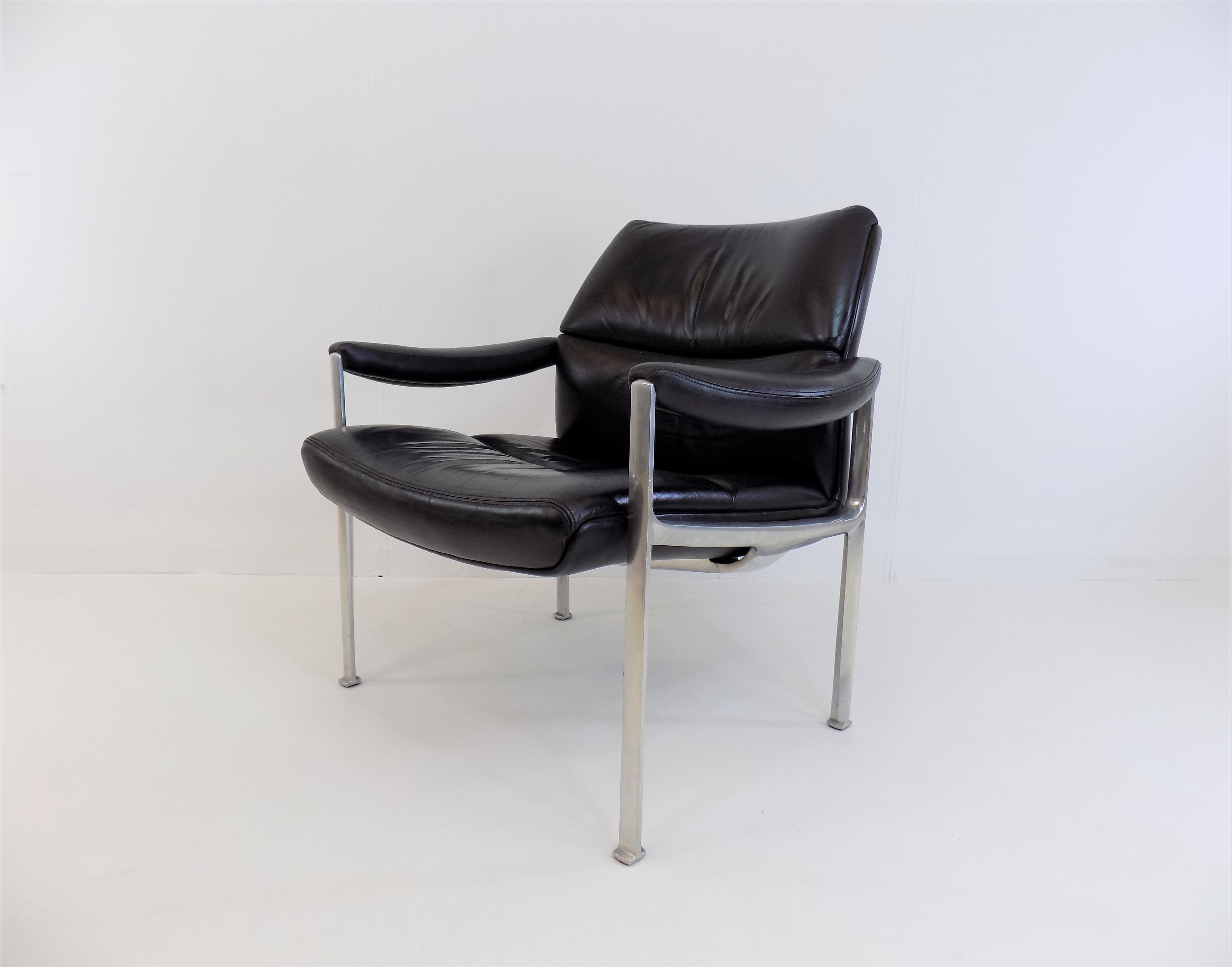 Lot de 2 fauteuils en cuir Röder Söhne by Miller Borgsen