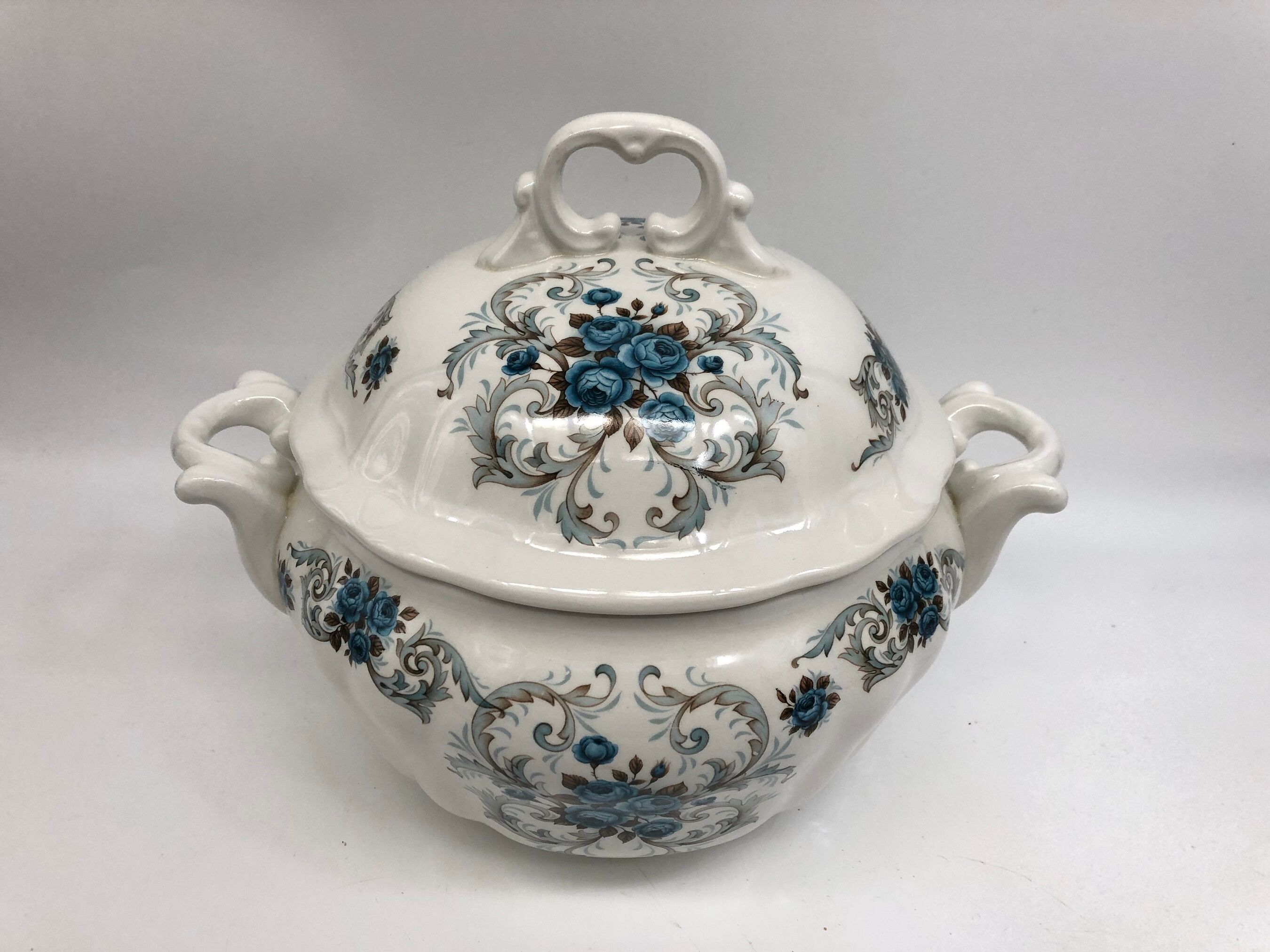 Soupière, Orchies Moulin des Loups, Sevigné model