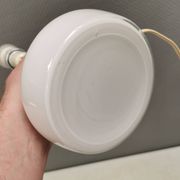Lampe de table Le Klint, verre opalin blanc laiteux, dessus en laiton, modèle 311