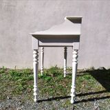 Side or entry desk with tablet