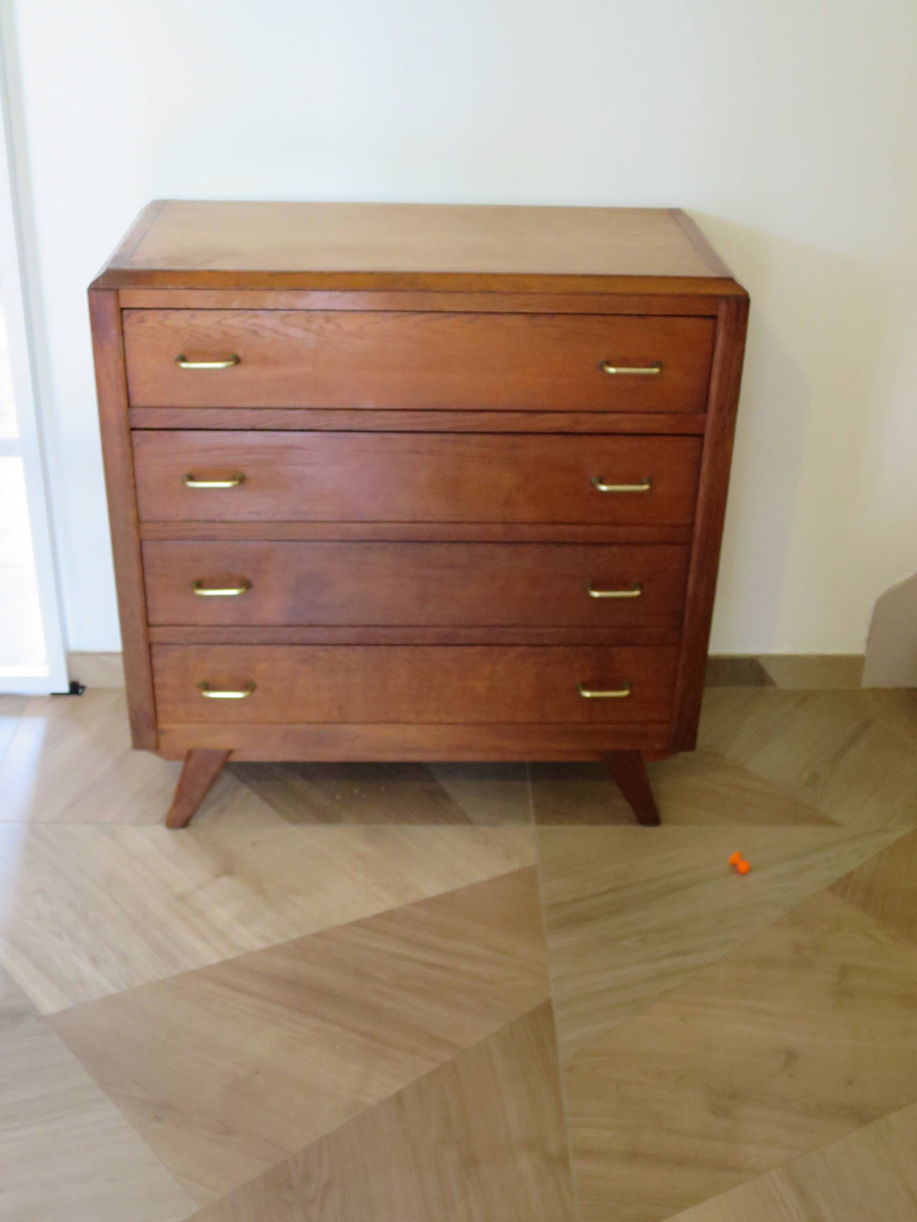 Pretty vintage chest of drawers - 4 drawers - 1960s - refined Scandinavian style - medium oak color