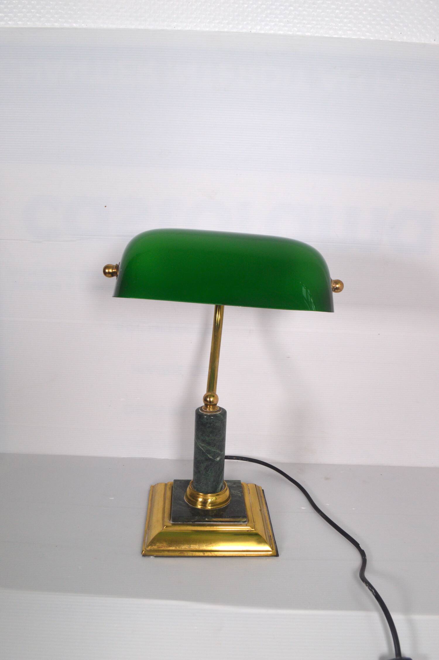 Banker's lamp