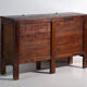 Buffet ancien en pin laqué à motifs peints de lotus – Chine, vers 1920