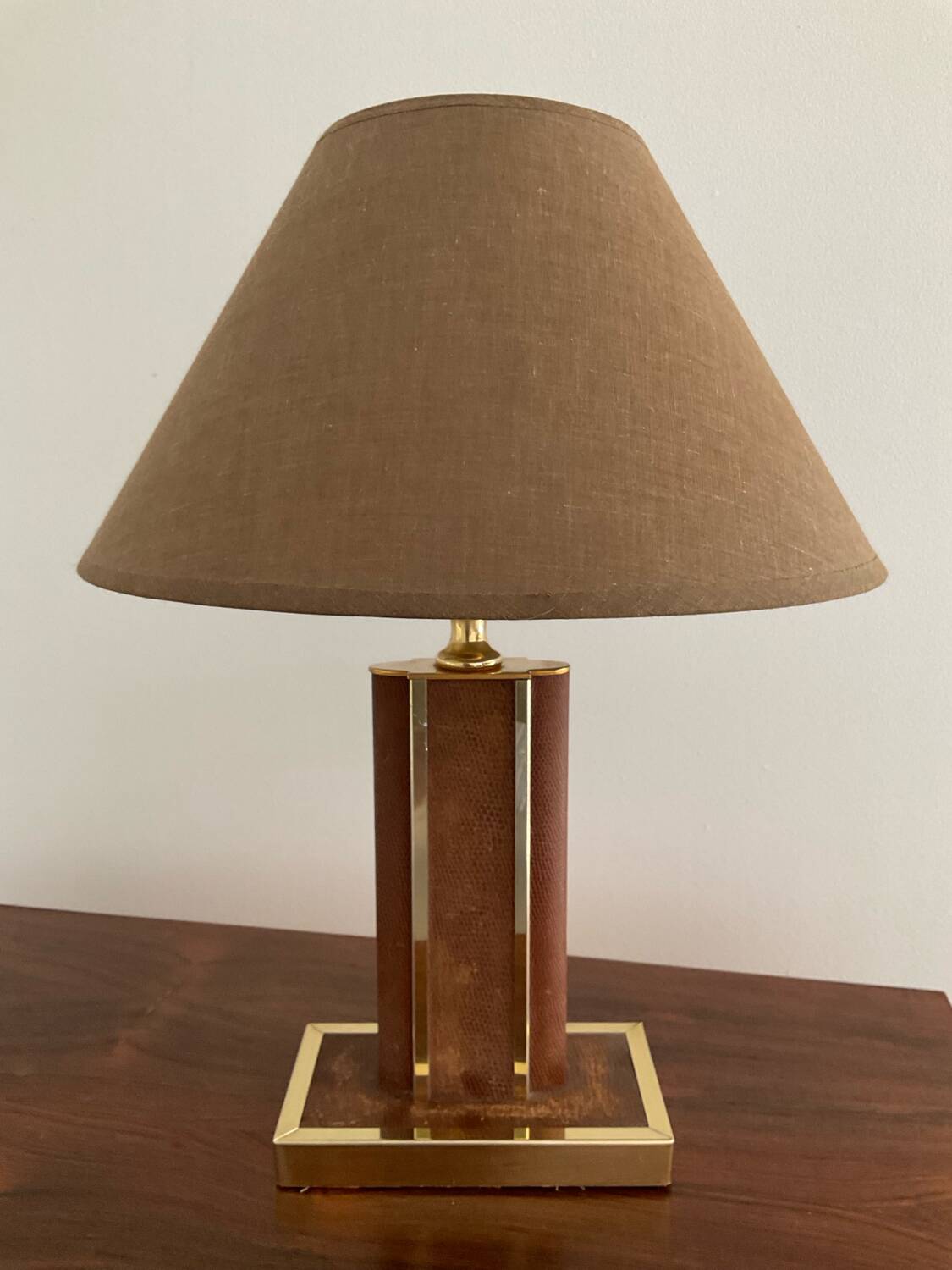 Vintage lamp in leather and gold metal