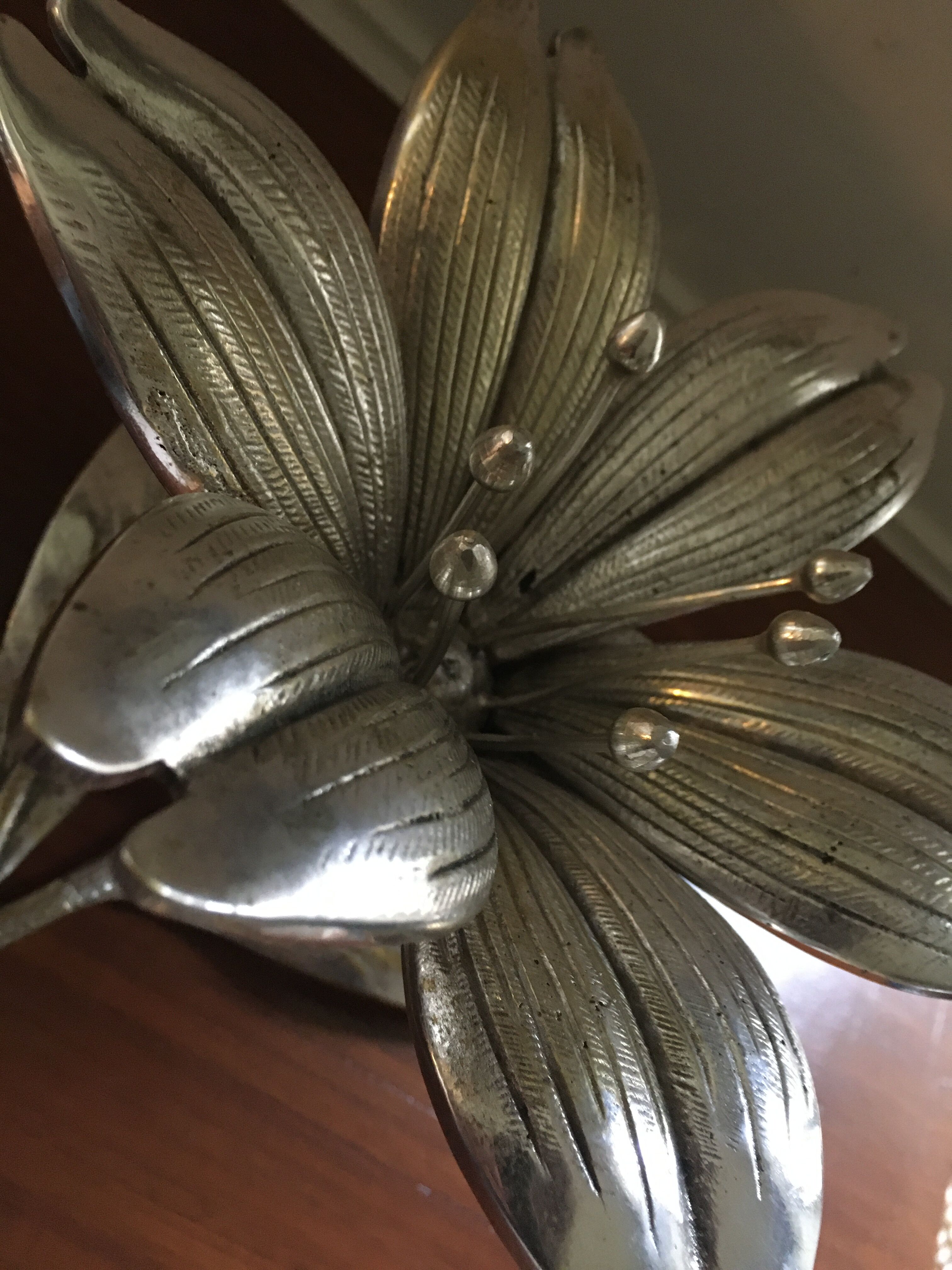 Silver metal flower ashtray