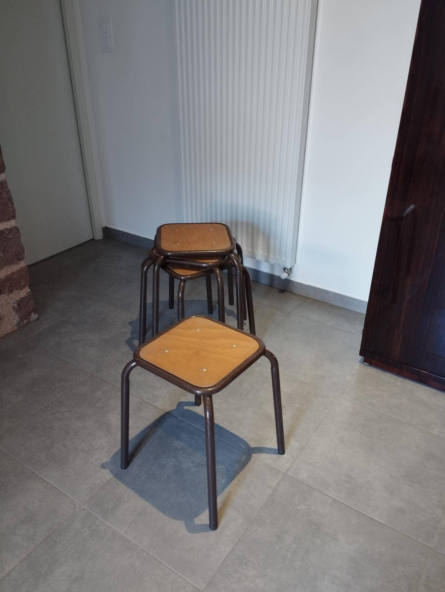 4 tabourets Mullca indus, atelier, école époque vintage