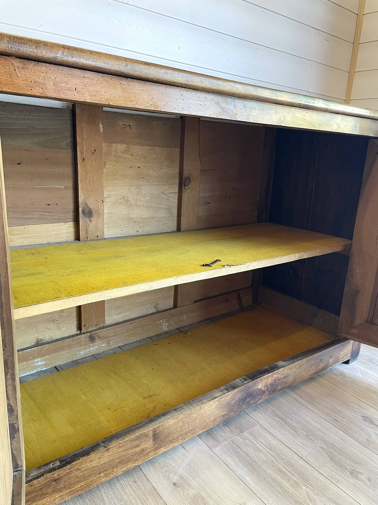 Buffet, very old, made of patinated solid wood - 19th century / early 20th century