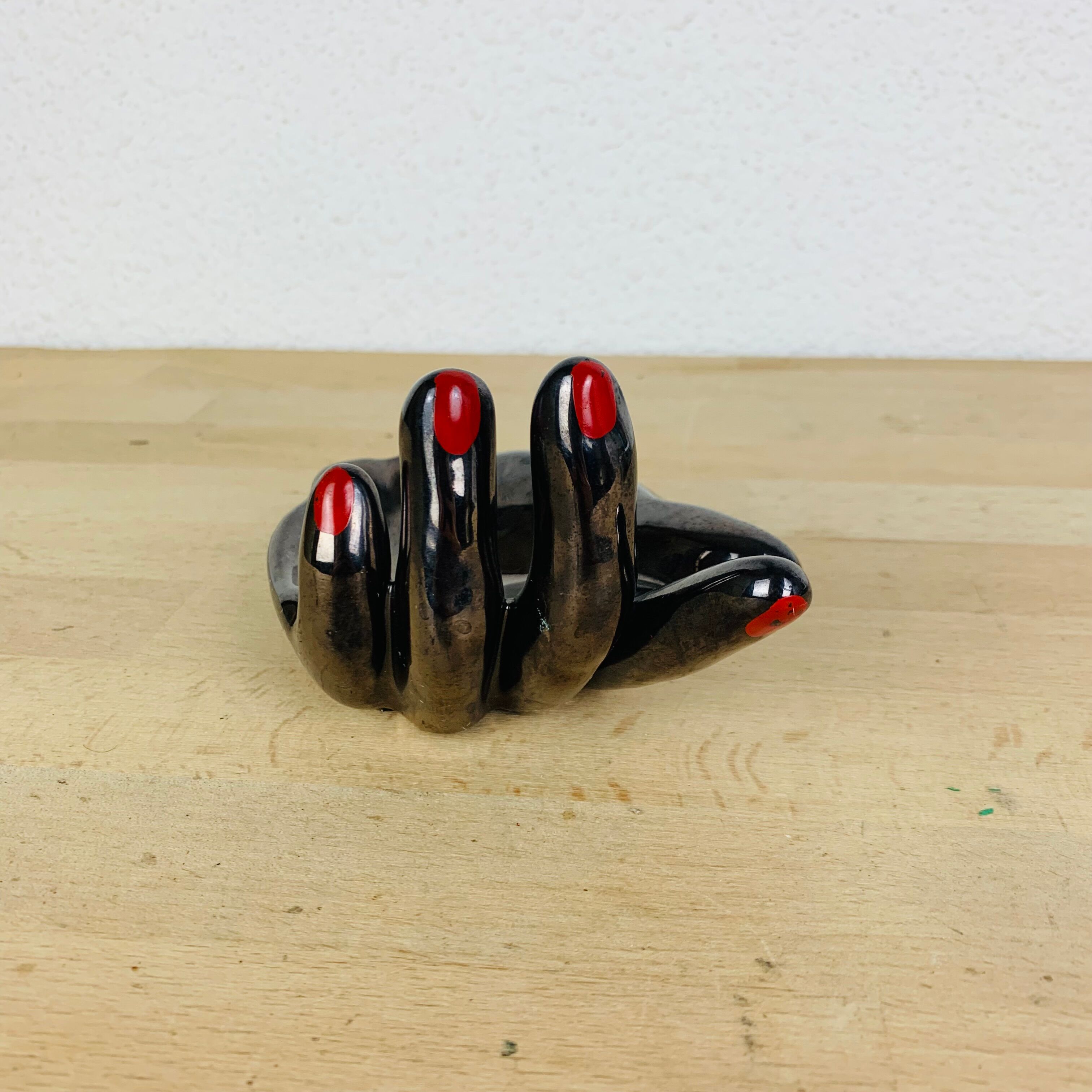 Empty pocket in ceramic