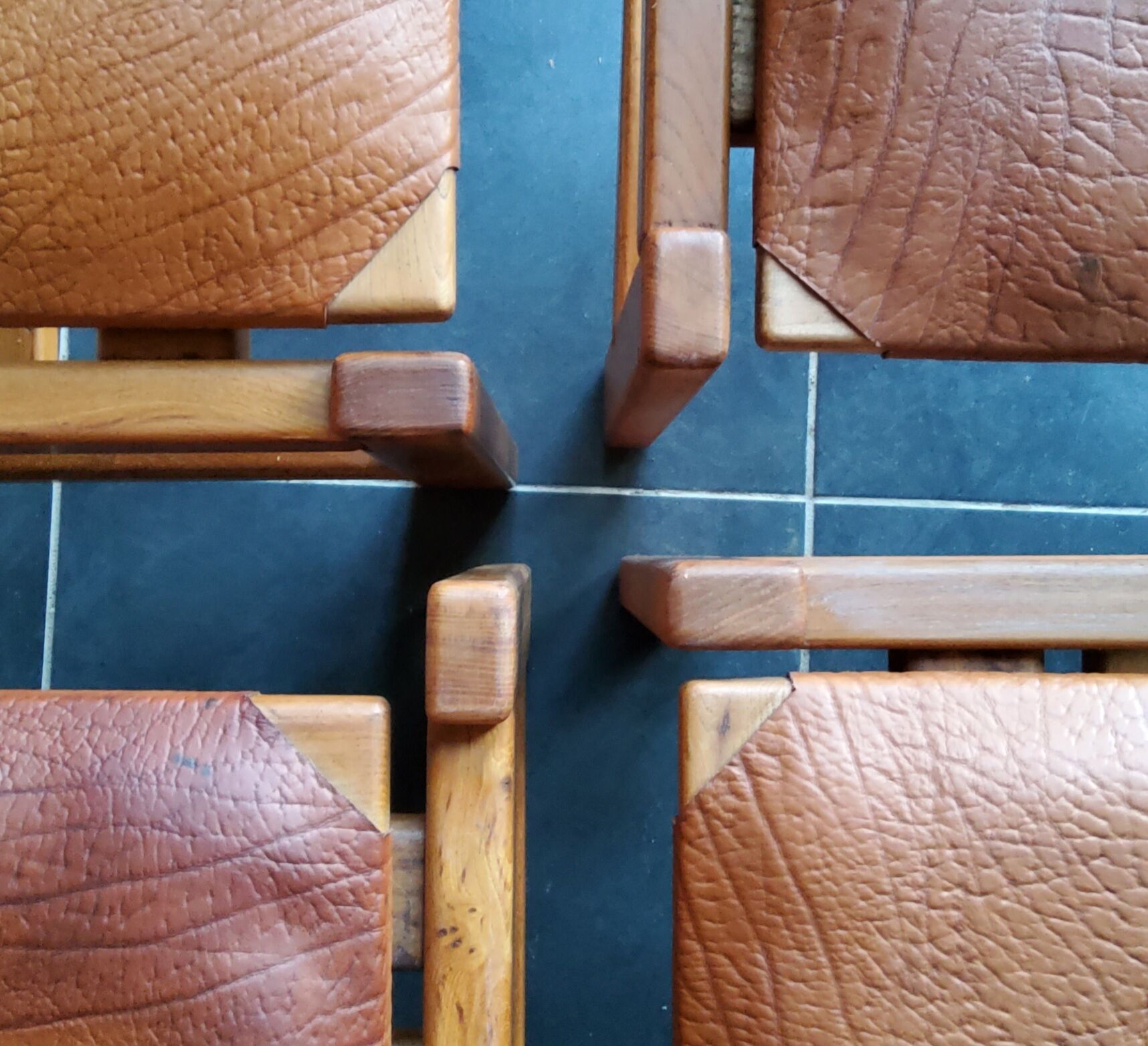 Chairs Maison Regain solid elm structure, leather seat and back