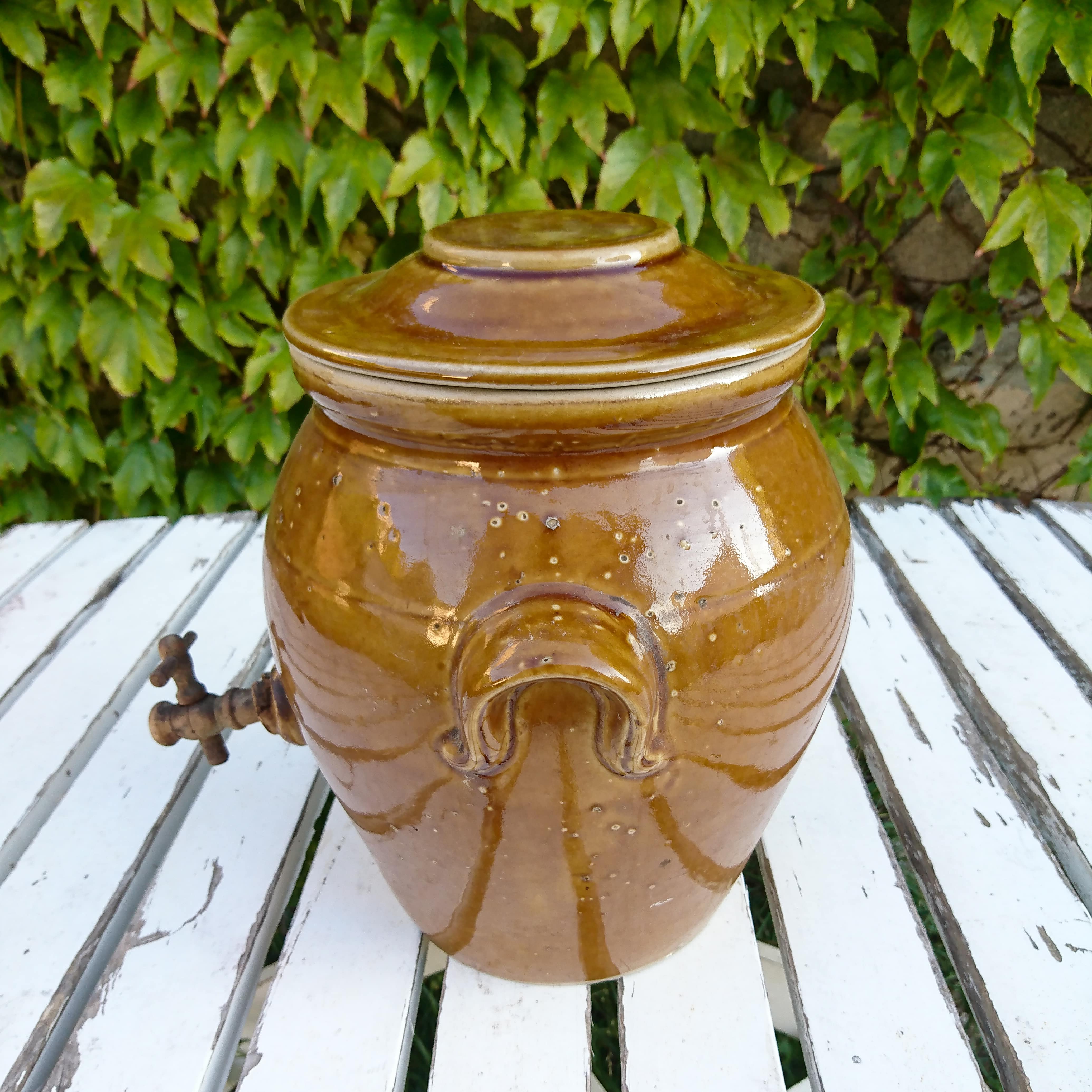 8L wine pot in vintage enamelled stoneware