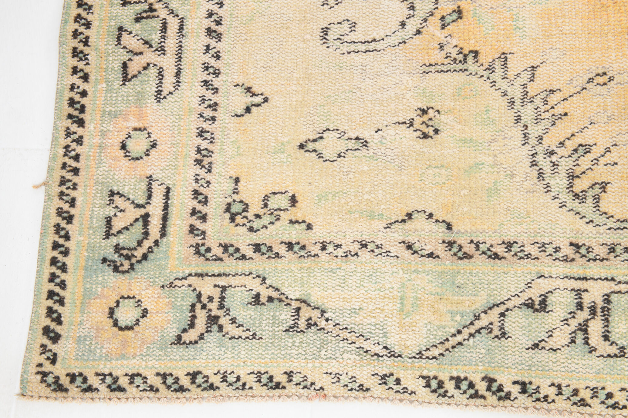 Classic faded yellow oushak rug 269x176cm