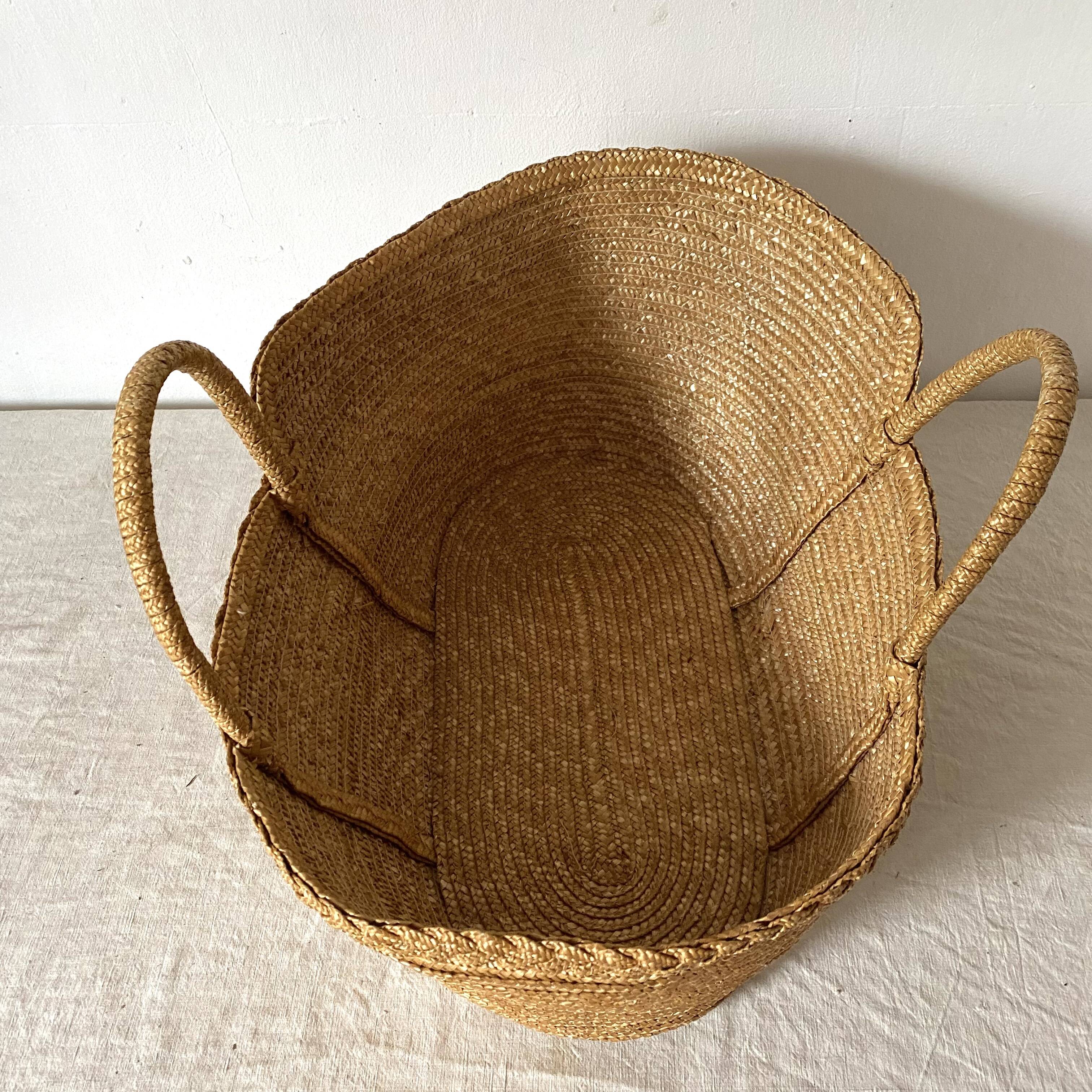 Doll's basket made of woven straw, 1970s