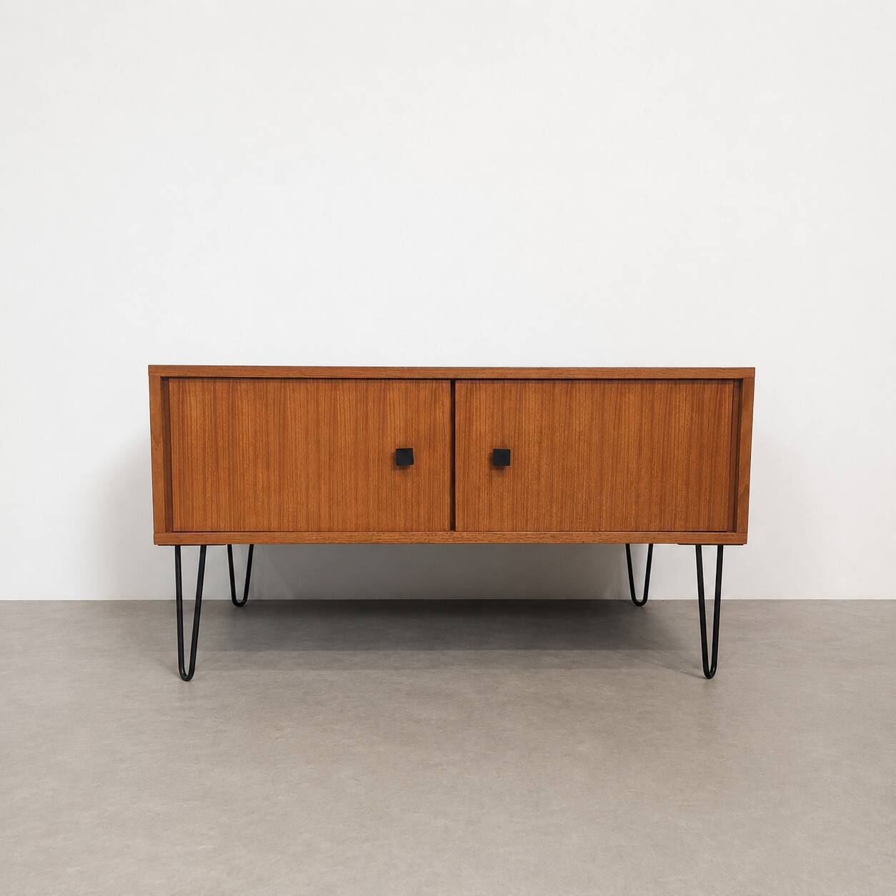 Enfilade vintage MDK en teck, Belgique, années 1960