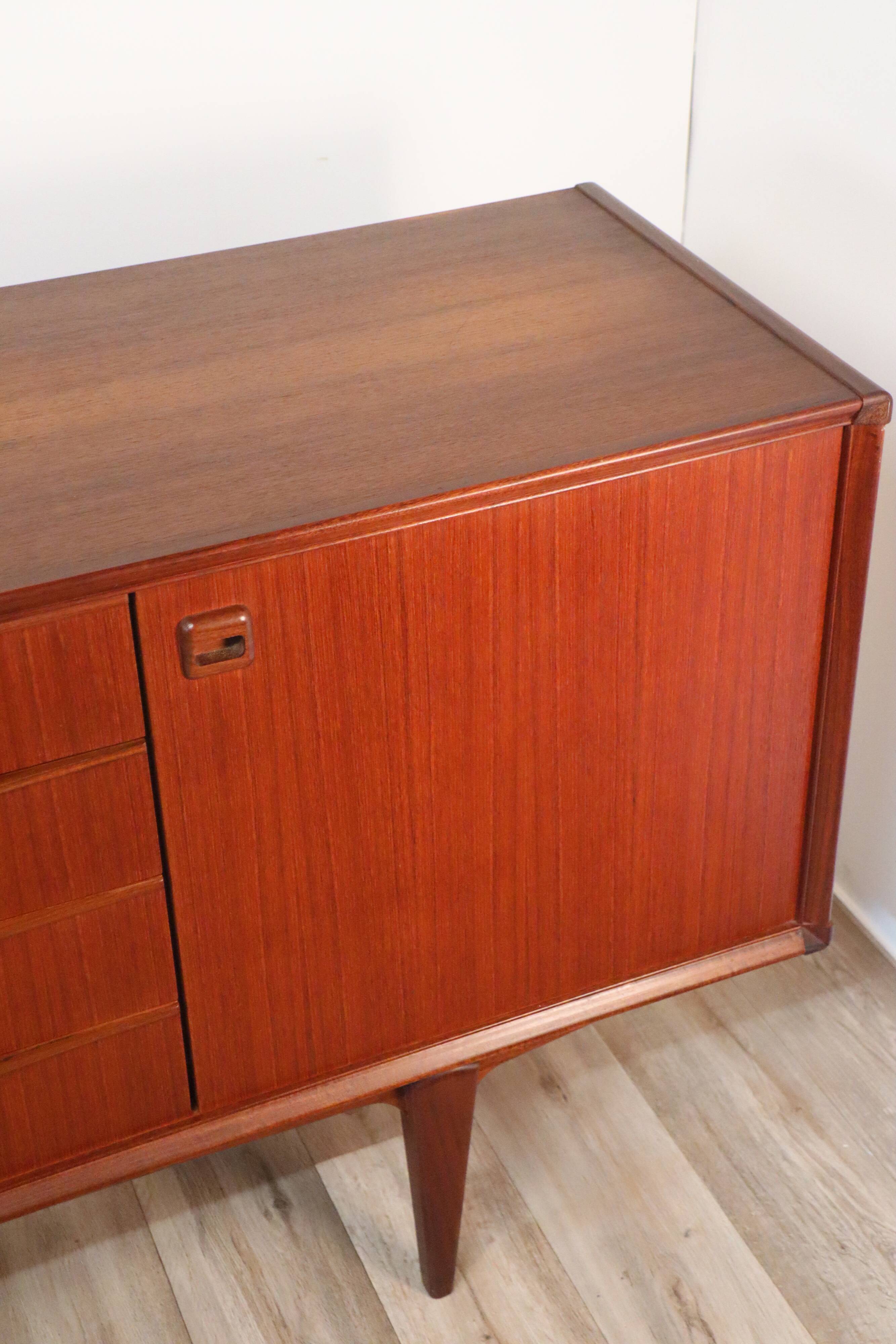 Scandinavian row in solid teak 1960