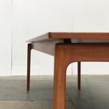 Mid-century teak coffee table by Ole Wanscher for Poul Jeppesens Møbelfabrik.