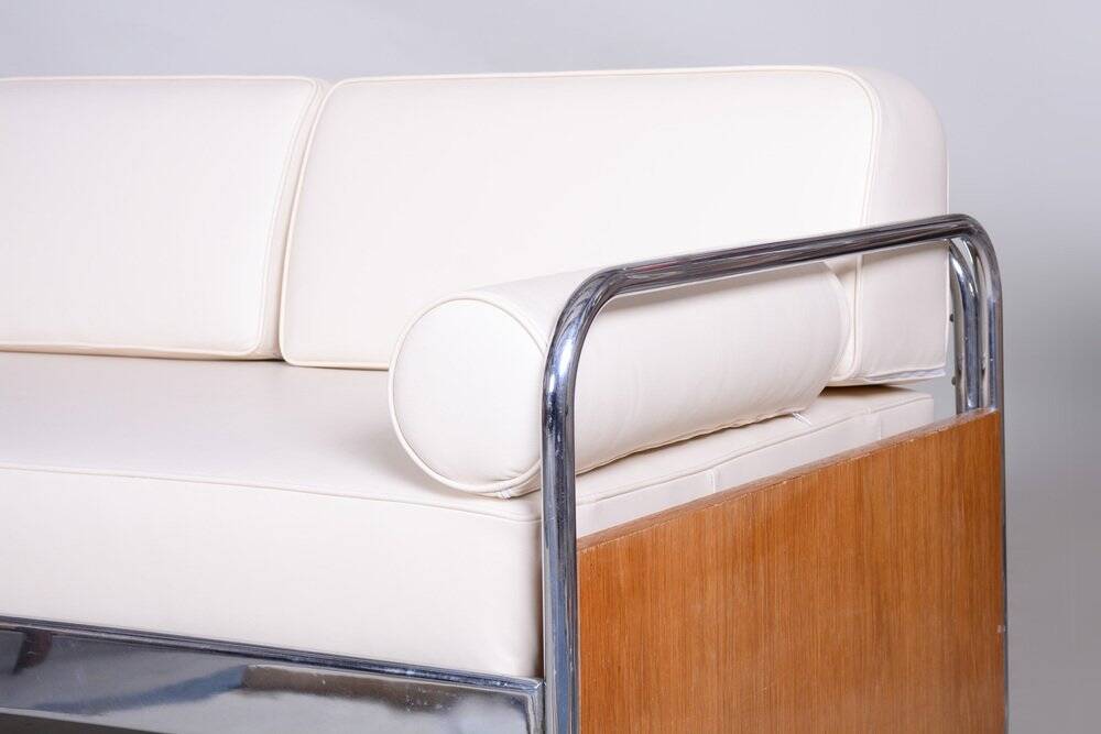 Bauhaus Tubular Sofa in Oak, Chrome-Plated Steel & High Quality Leather attributed to Hynek Gottwald, Czech, 1930s