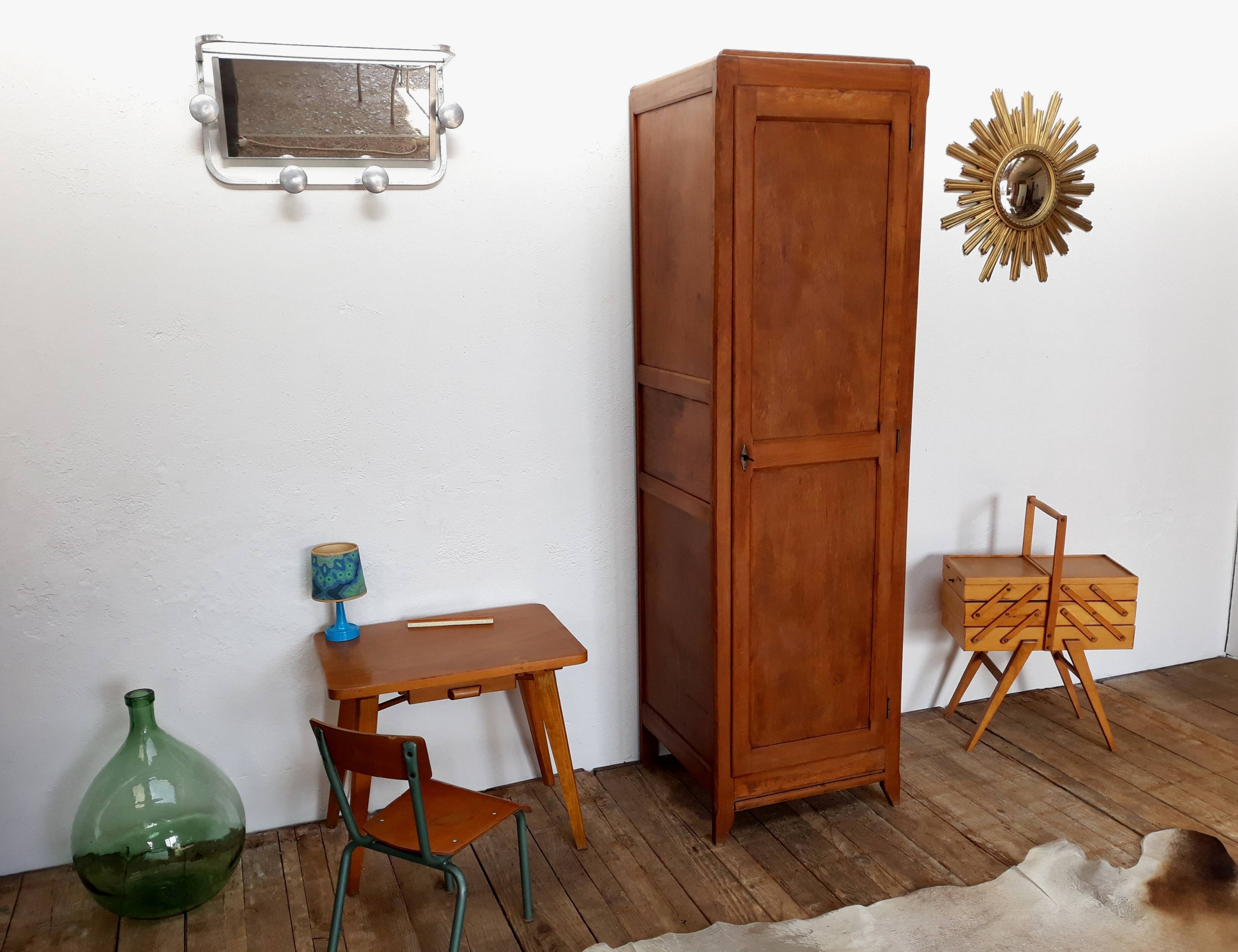 Armoire parisienne vestiaire vintage