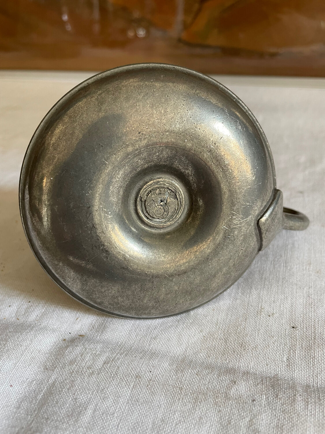 Hand port metal candle holder