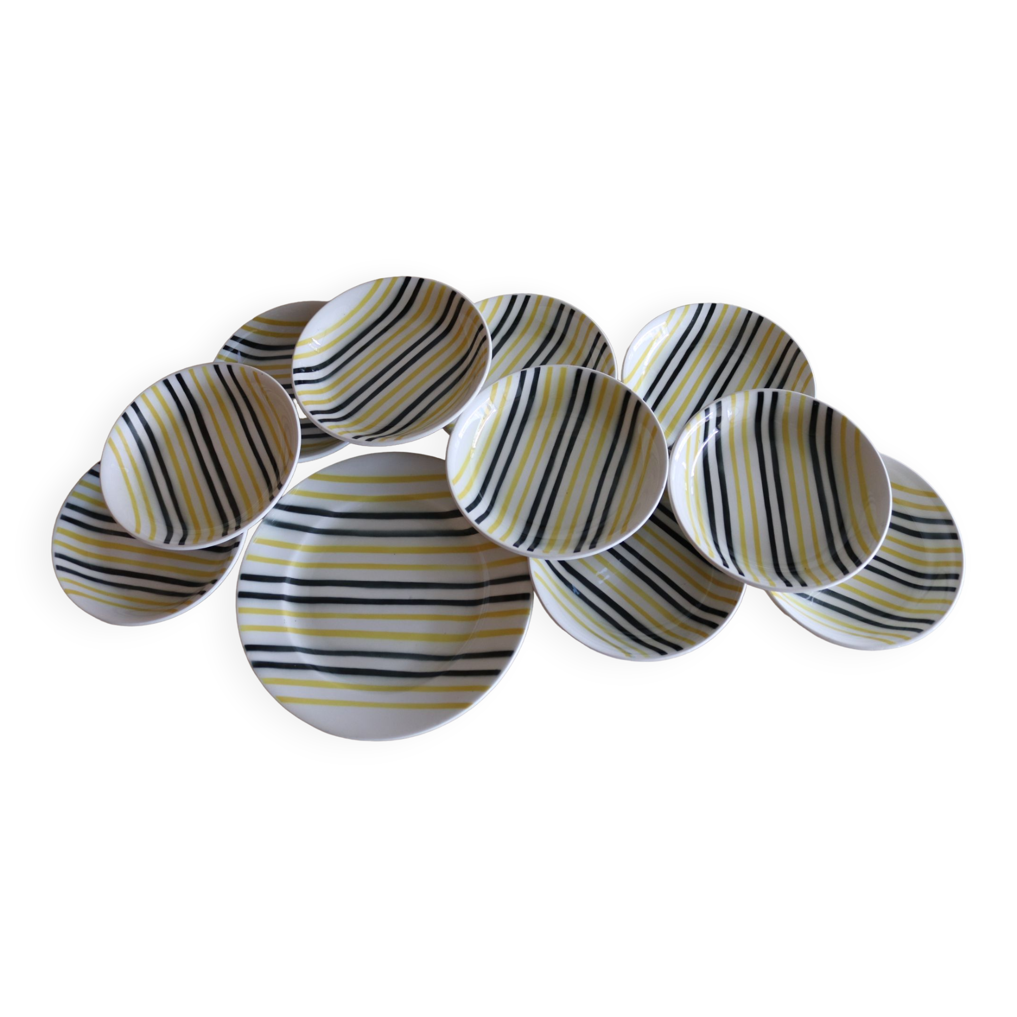 Set of 10 hollow plates and 1 striped dish mills of wolves