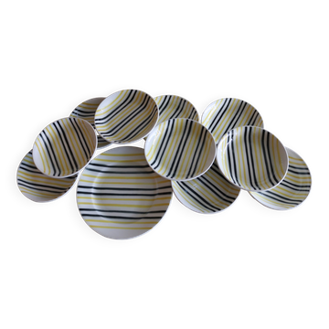 Set of 10 hollow plates and 1 striped dish mills of wolves