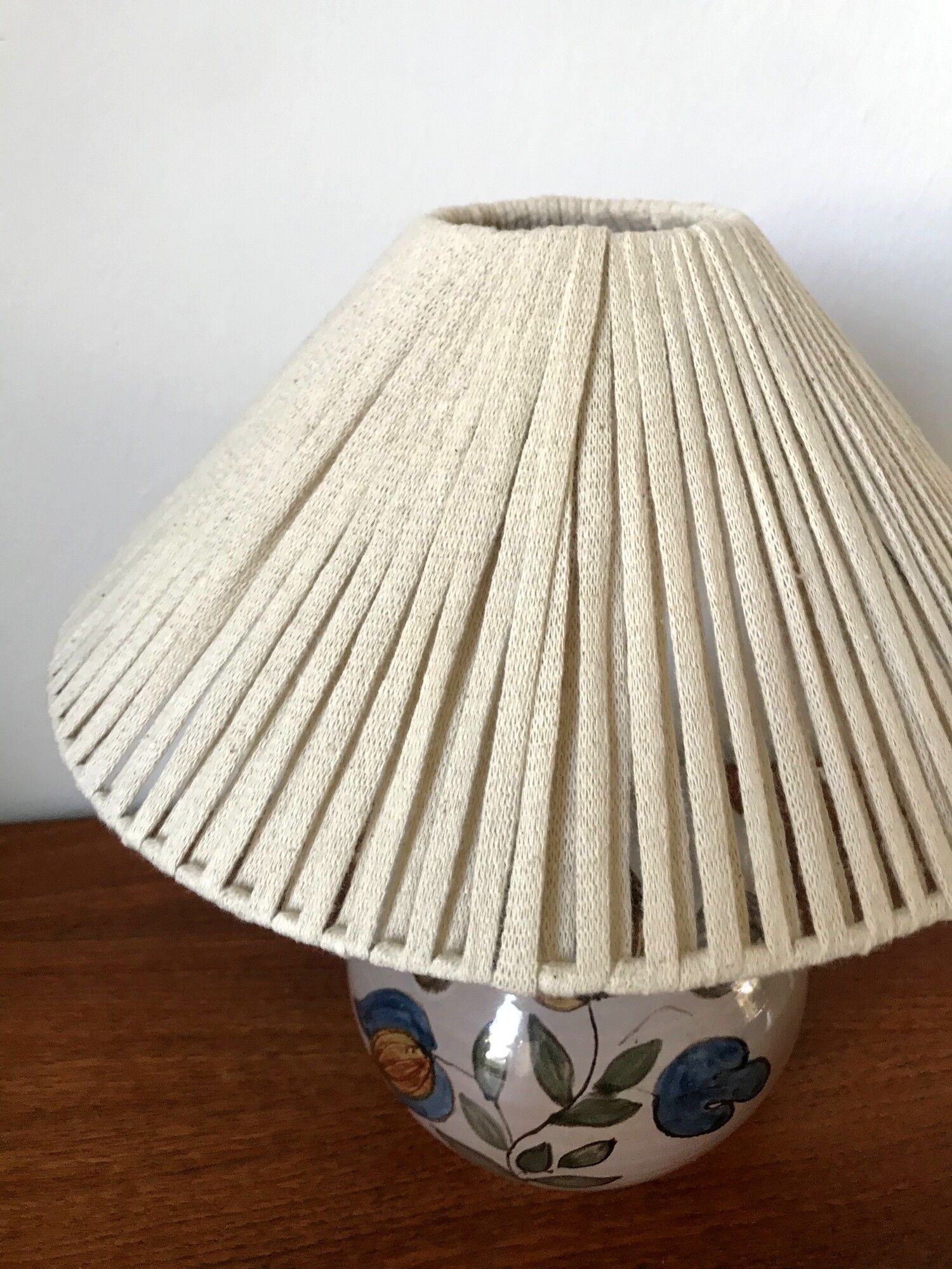 Ceramic lamp and its recycled cotton lampshade