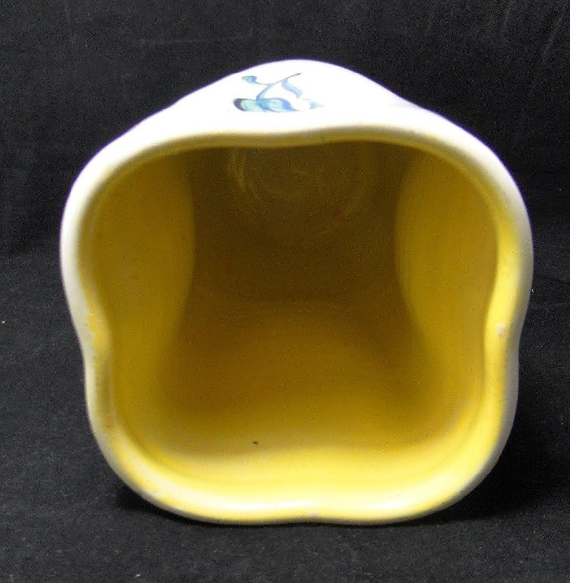 Cerart Monaco vase n° 947 with bird decoration