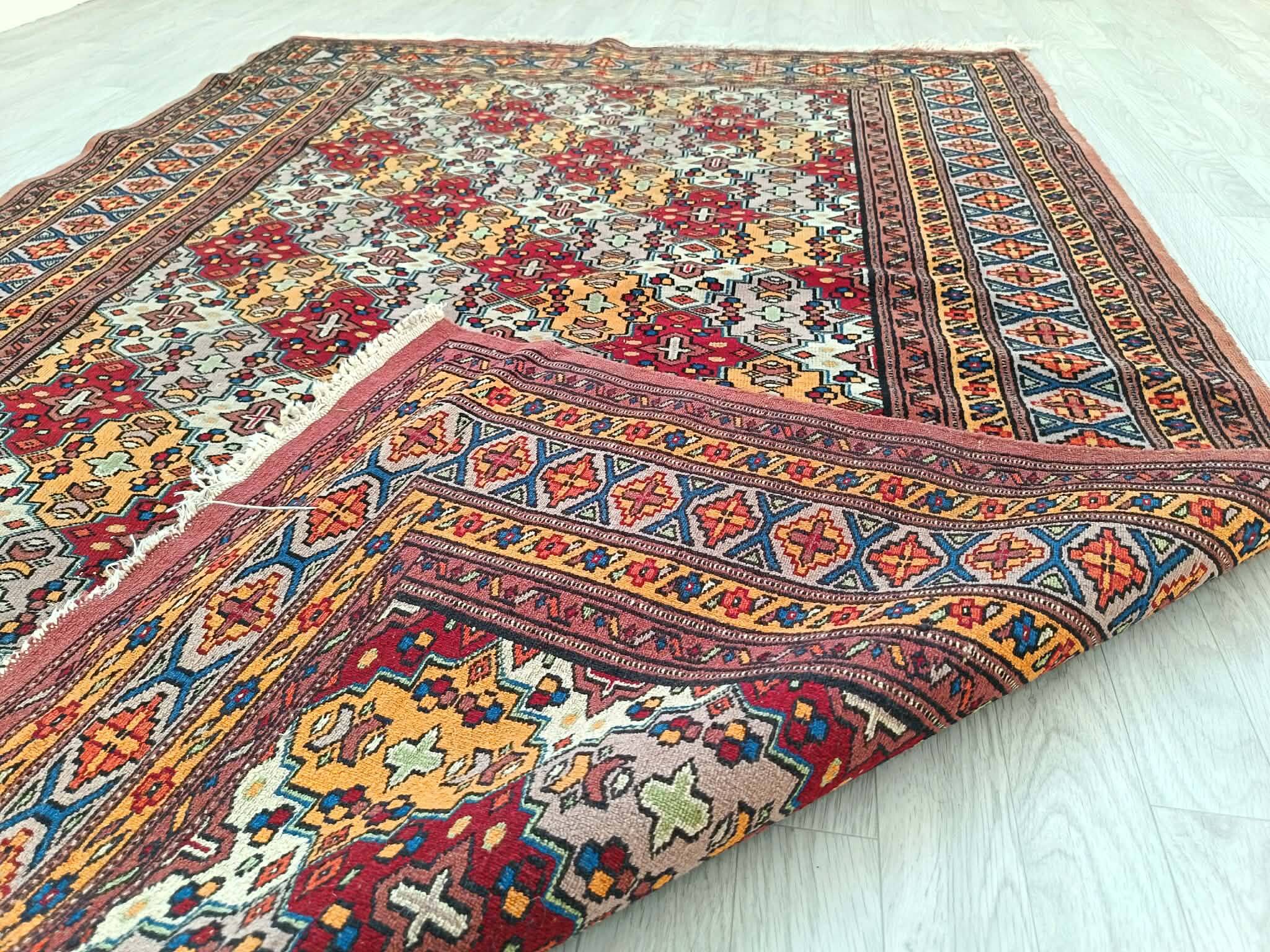 Handmade Pakistani carpet