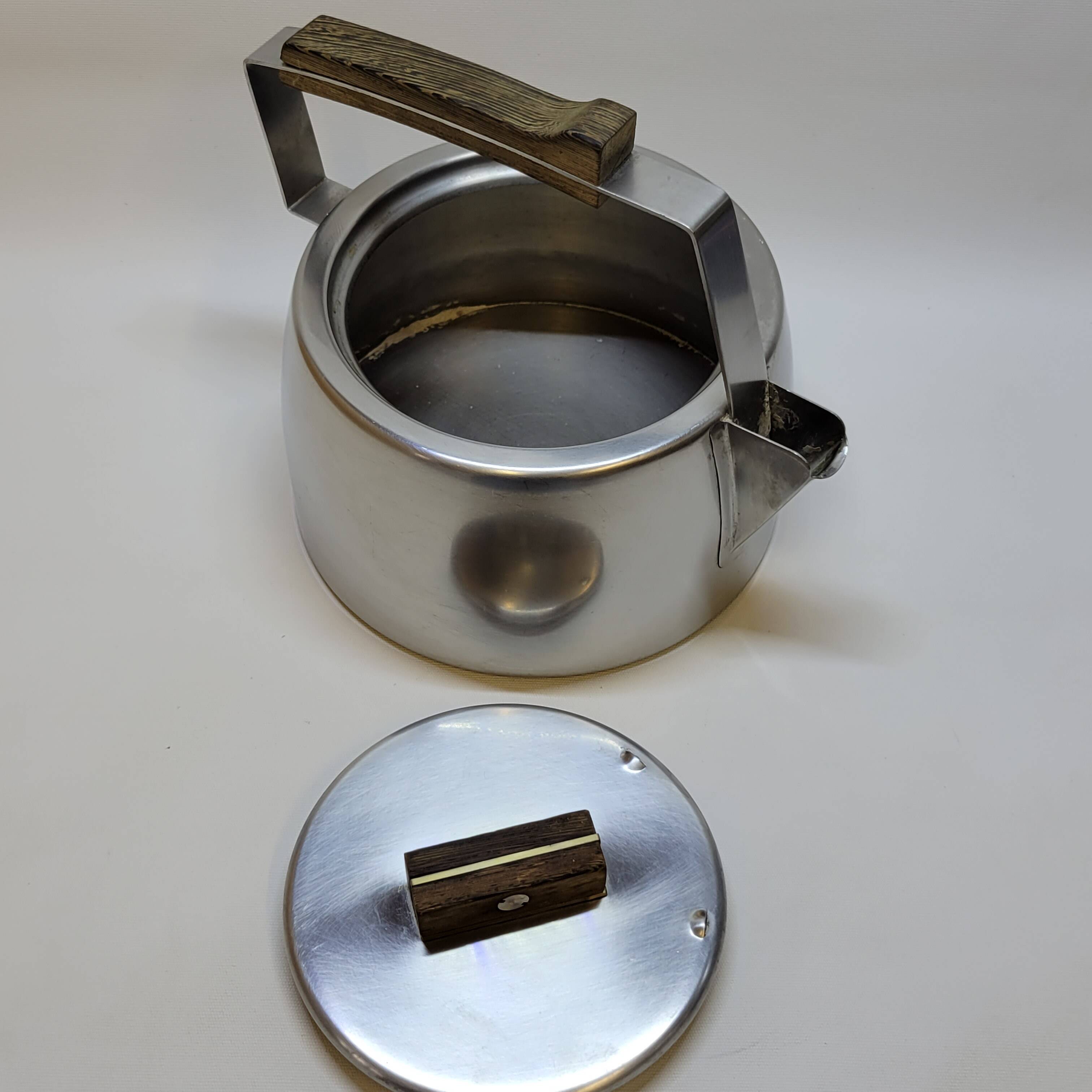 Kettle In Stainless Steel And Wenge Wood