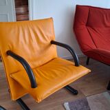 Pair of Italian leather armchairs by Arflex t.line